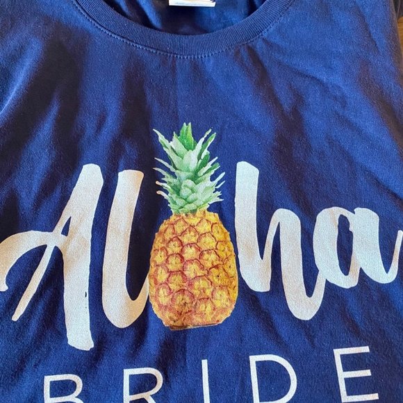 Aloha - Bundle of Bride & Groom Pineapple Shirts - Picture 7 of 13